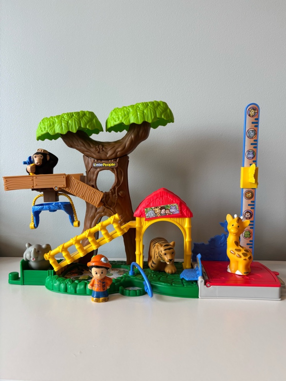 Little People- Jungle Playset with Zoo Keeper and Animals
